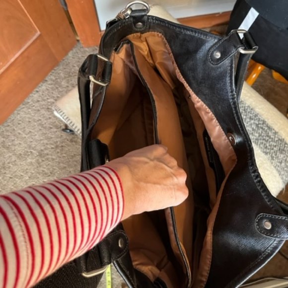 Etienne Aigner Large Black Leather Computer Bag/Tote. Pockets and Compartments - Picture 8 of 16
